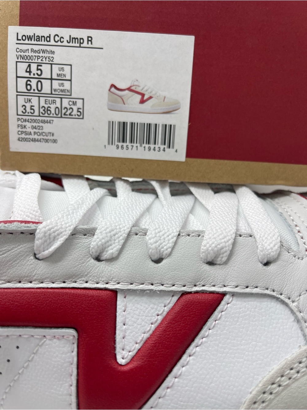 Vans WMNS Lowland Cc Jmp R Court Red/White
VN0007P2Y52 Sneakers - Picture 16 of 16
